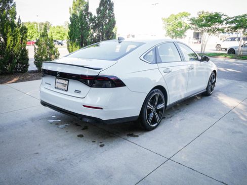 Used 2023 Honda Accord Sport image 9