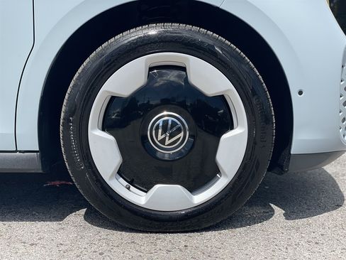Used 2025 Volkswagen ID. Buzz Pro S RWD image 36