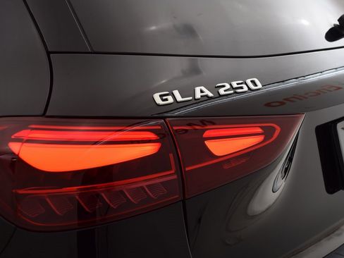 Certified 2025 Mercedes-Benz GLA 250 image 12