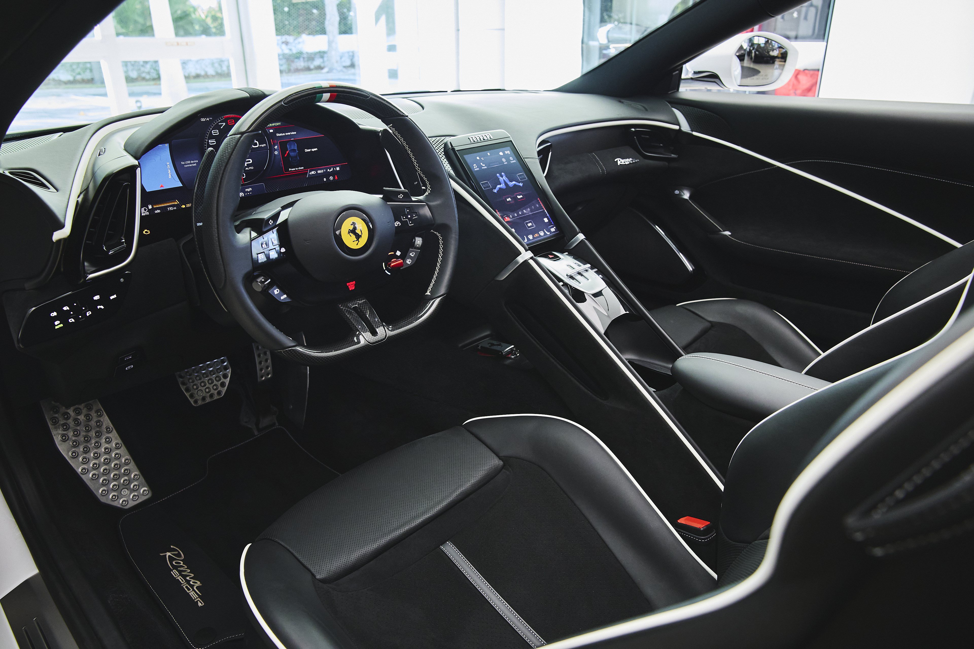 Used 2024 Ferrari Roma Spider RWD image 9