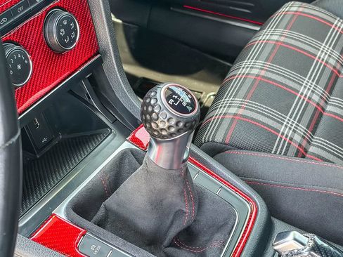 Used 2018 Volkswagen GTI S FWD image 43