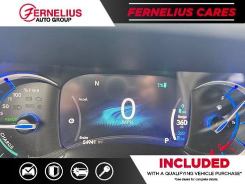Used 2024 Chrysler Pacifica Limited FWD image 11