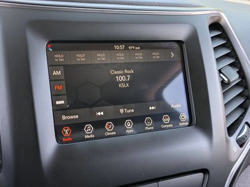 Used 2019 Jeep Cherokee Latitude Plus image 22