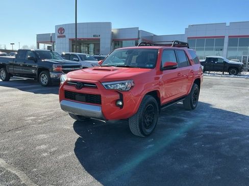 Used 2024 Toyota 4Runner TRD Off-Road Premium image 4
