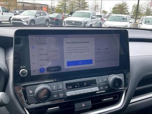 Used 2025 Toyota Grand Highlander AWD image 21