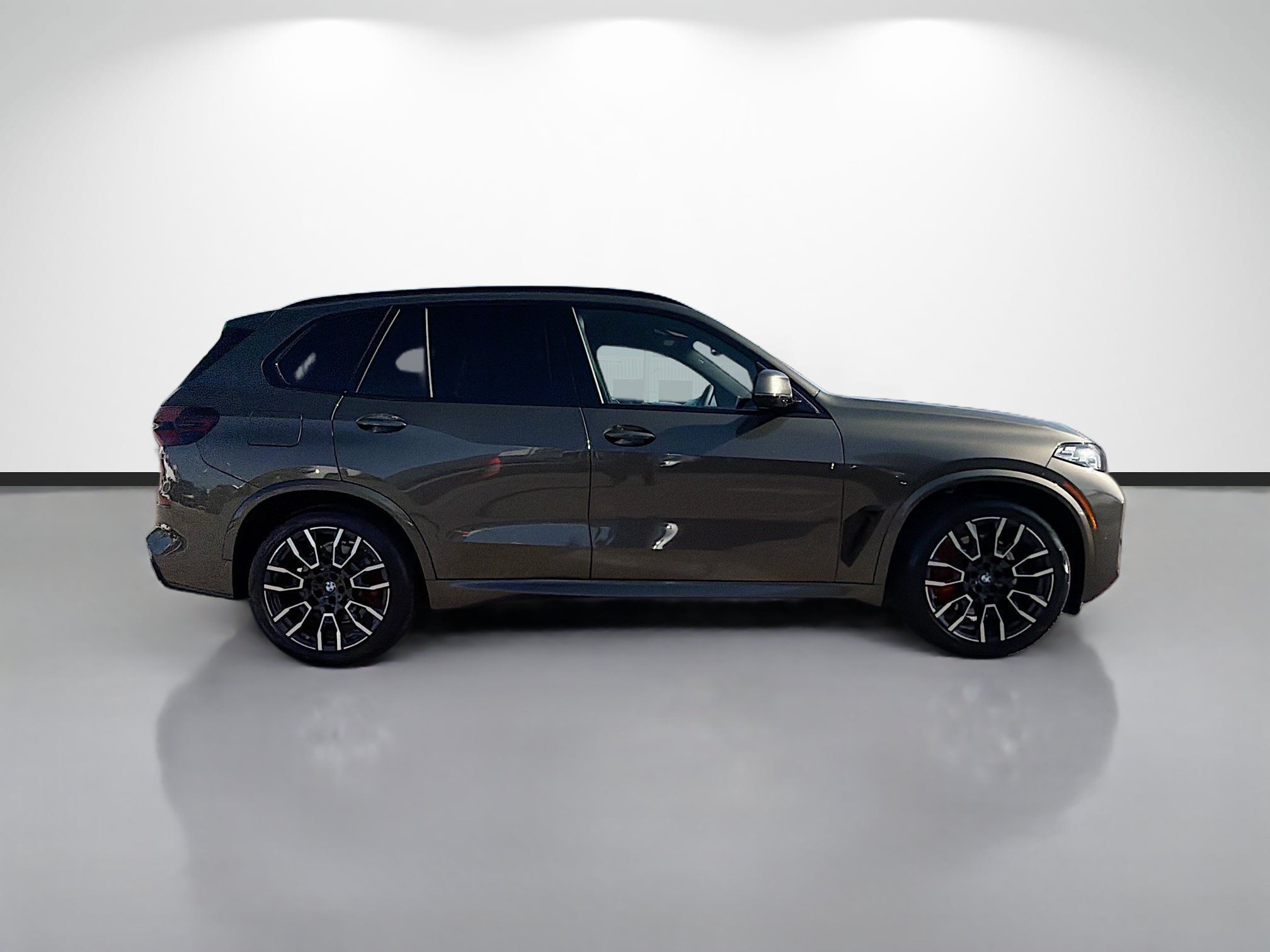 New 2026 BMW X5 xDrive50e w/ Executive Package AWD/4WD image 2