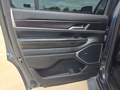 Certified 2024 Jeep Wagoneer 4WD w/ Premium Group I image 13