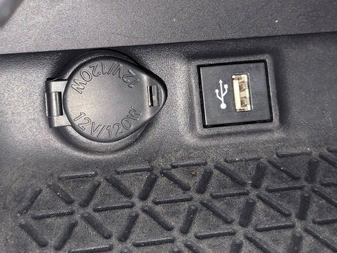 Used 2023 Toyota RAV4 LE AWD/4WD image 24
