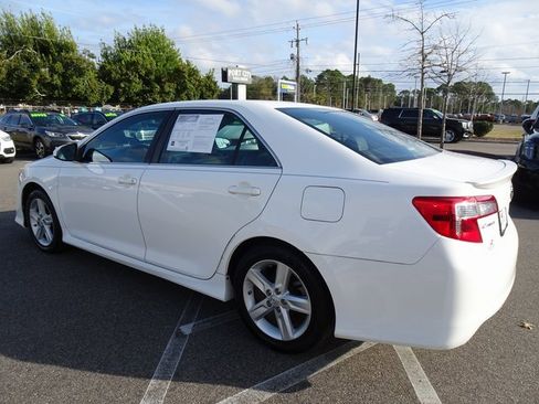 Used 2013 Toyota Camry SE image 6