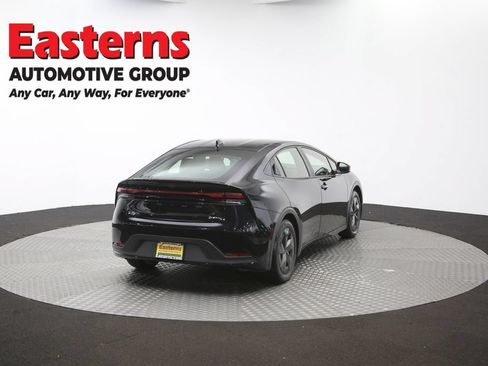 Used 2025 Toyota Prius LE FWD image 37