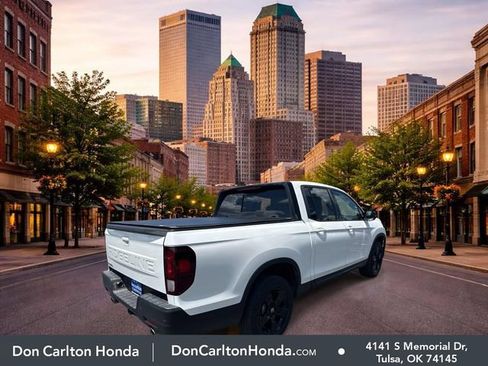 Used 2025 Honda Ridgeline Black Edition image 4