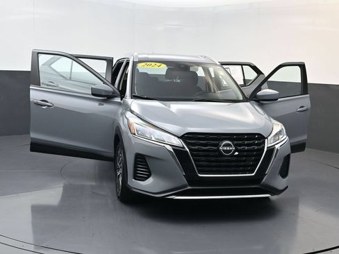 Used 2024 Nissan Kicks SV FWD image 30