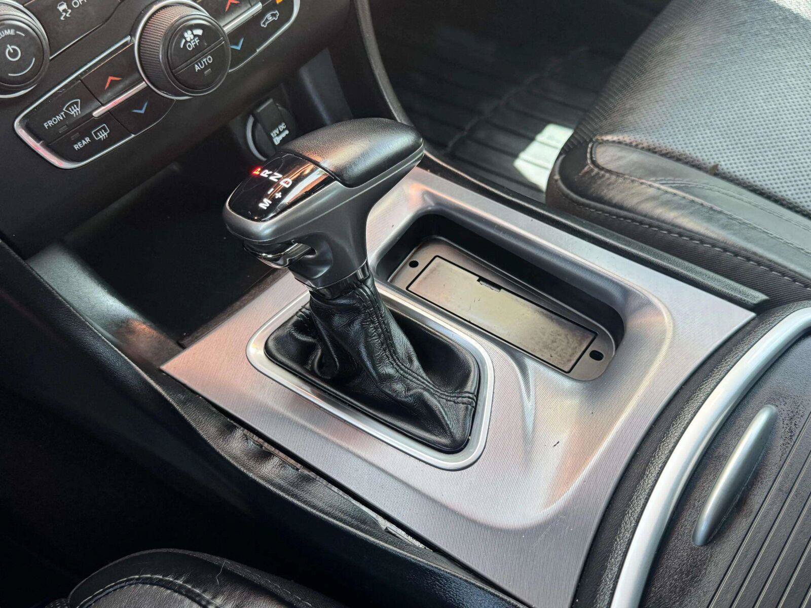 Used 2019 Dodge Charger SXT w/ Plus Group RWD image 32