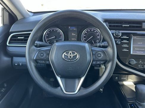 Used 2018 Toyota Camry SE image 12