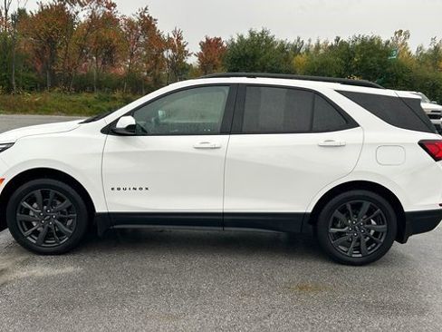 Certified 2022 Chevrolet Equinox RS w/ LPO, Floor Liner Package image 10