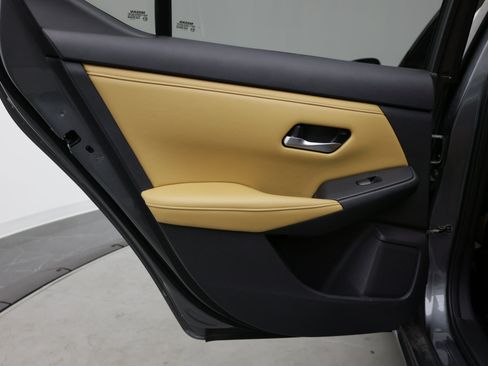 Used 2021 Nissan Sentra SV w/ SV Premium Package FWD image 27