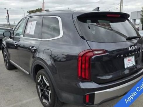 Used 2025 Kia Telluride S FWD image 3