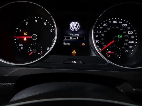 Used 2018 Volkswagen Tiguan S image 25