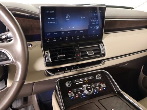 Used 2022 Lincoln Navigator Reserve image 5