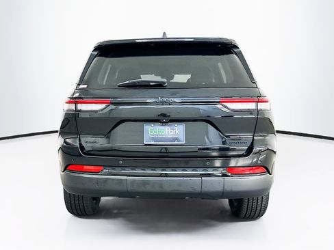 Used 2024 Jeep Grand Cherokee Limited w/ Black Appearance Package AWD/4WD image 7