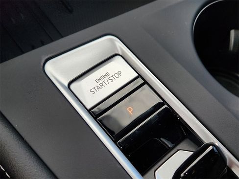 New 2026 Volkswagen Atlas SE image 15