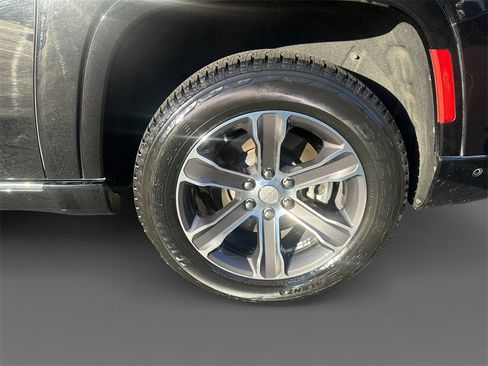 Certified 2024 Jeep Grand Wagoneer L 4WD image 8