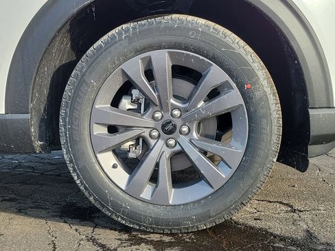 New 2026 Ford Explorer Active w/ Active Comfort Package image 9