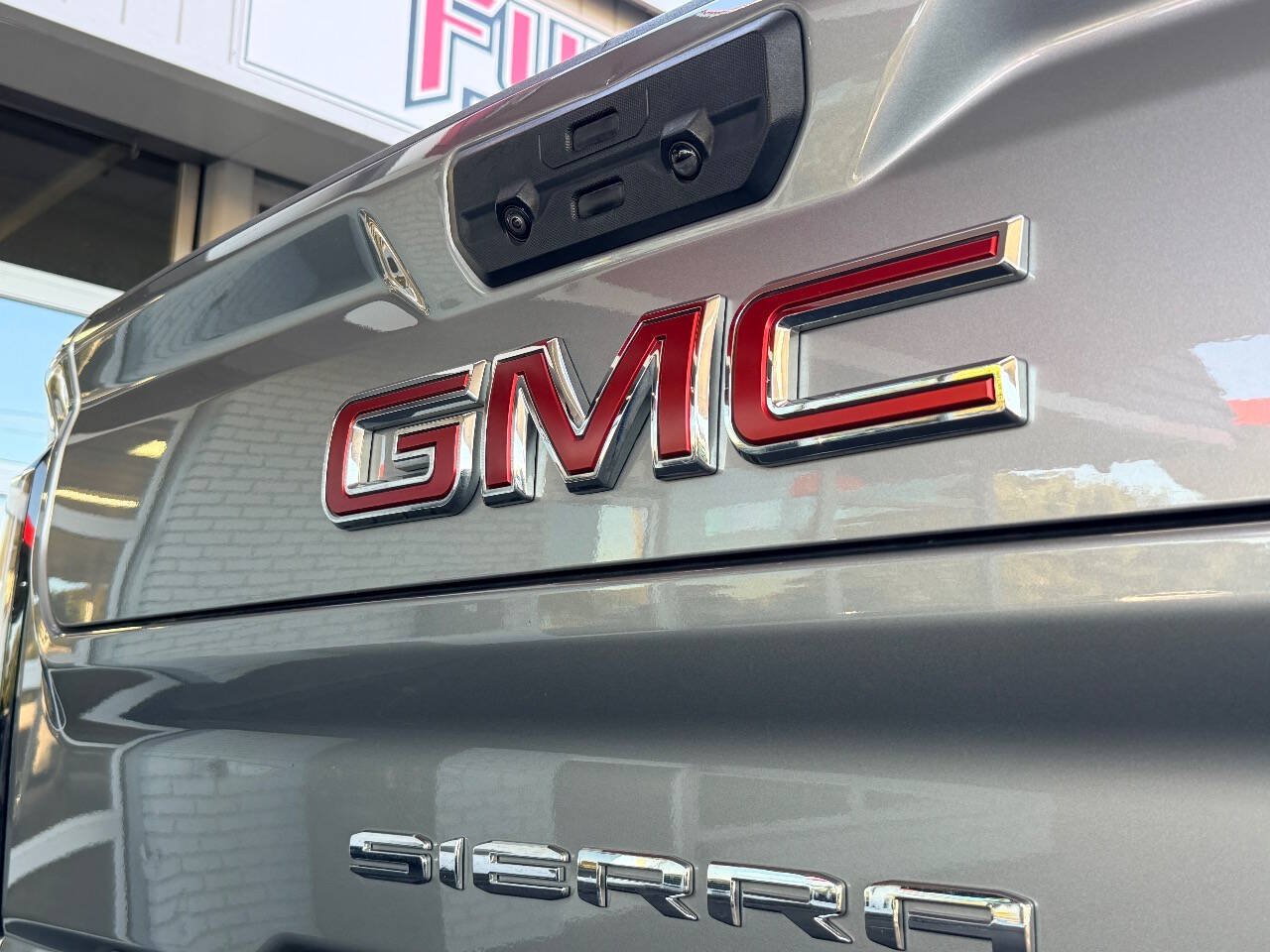 Used 2024 GMC Sierra 2500 AT4 w/ Technology Package AWD/4WD image 9