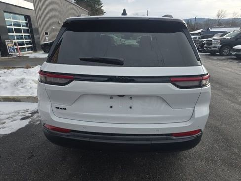 New 2026 Jeep Grand Cherokee Altitude image 5