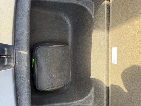 Used 2022 Tesla Model Y Long Range image 21