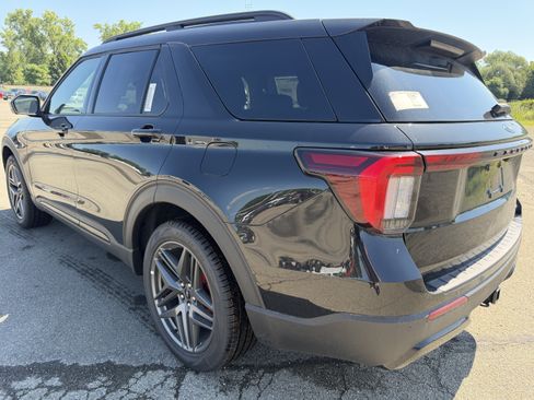 New 2026 Ford Explorer ST-Line w/ ST-Line Street Pack AWD/4WD image 3