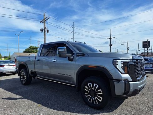 Used 2024 GMC Sierra 2500 Denali Ultimate image 3