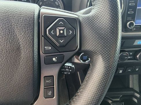 Used 2021 Toyota Tacoma TRD Off-Road w/ Technology Package AWD/4WD image 20