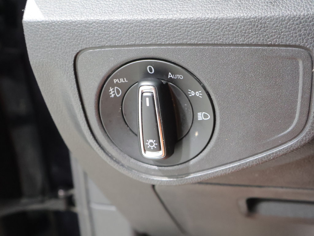 Used 2018 Volkswagen Atlas SEL AWD/4WD image 32