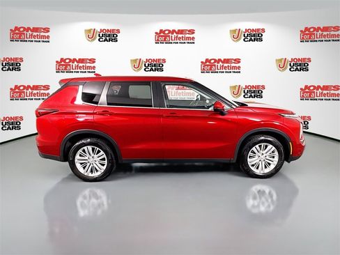 Used 2022 Mitsubishi Outlander ES image 16
