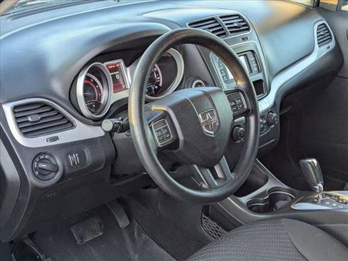 Used 2017 Dodge Journey SE image 9