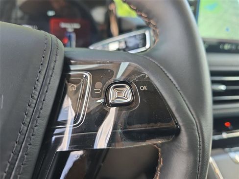 New 2026 Lincoln Aviator AWD image 21
