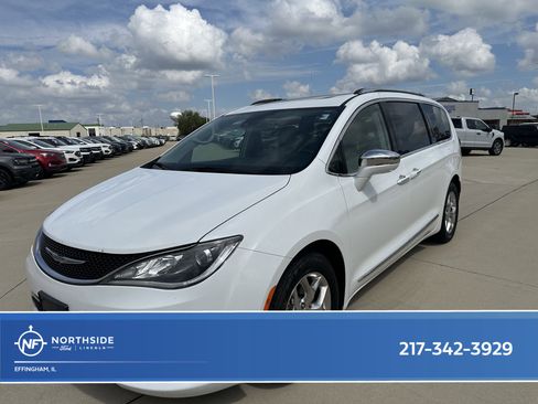 Used 2017 Chrysler Pacifica Limited w/ Advanced Safetytec Group FWD image 1