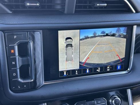 Used 2024 GMC Yukon XL Denali image 15