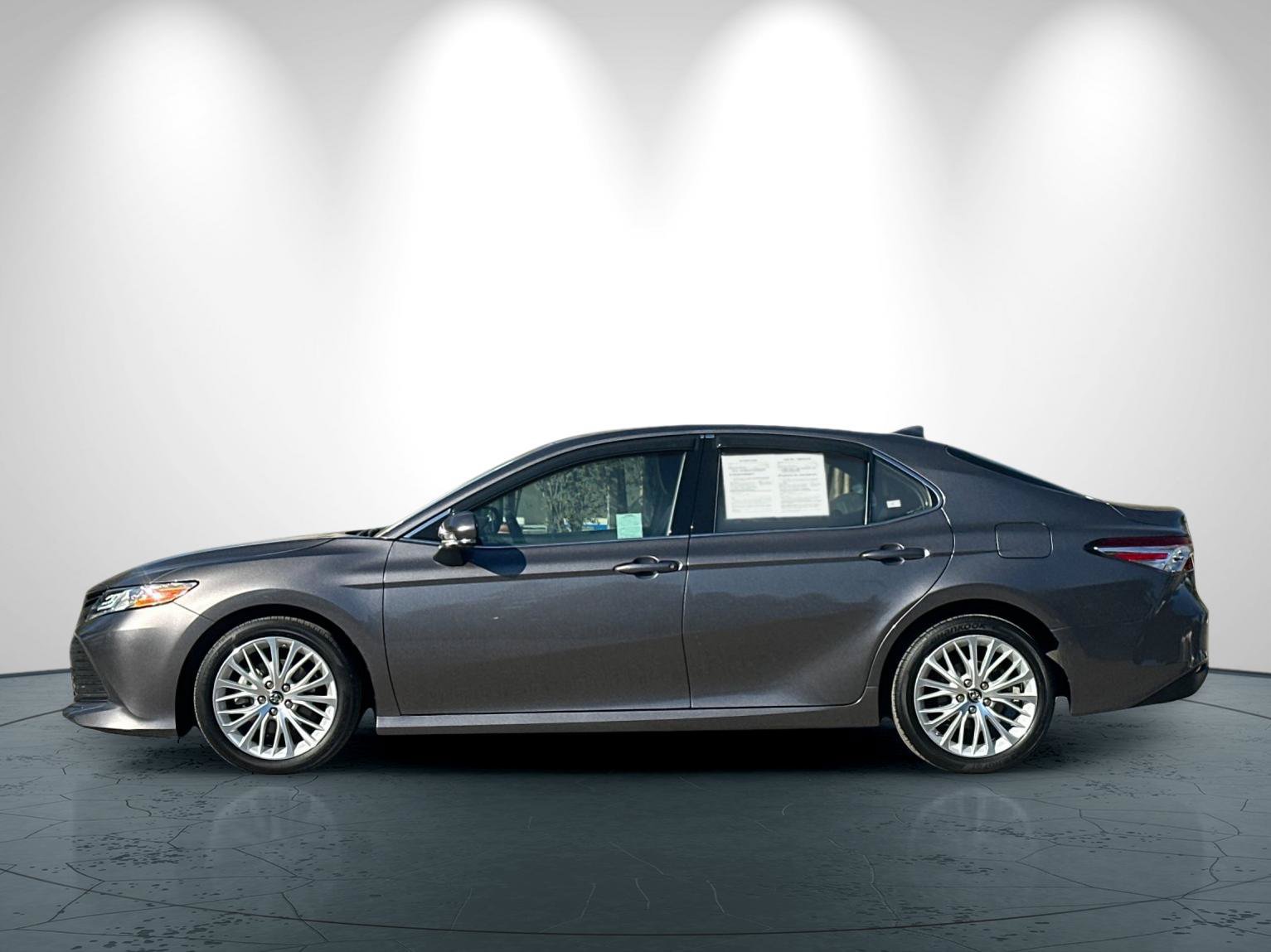 Used 2019 Toyota Camry XLE w/ 4 Season Floor Mat Package FWD image 7