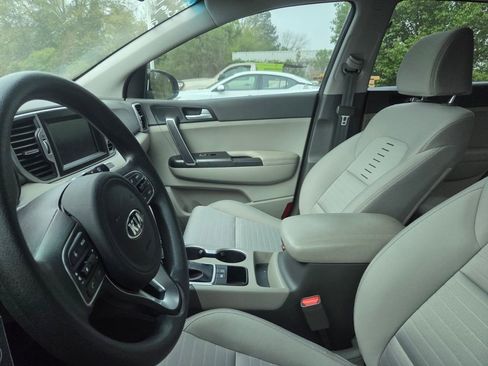 Used 2018 Kia Sportage LX w/ LX Popular Package image 5