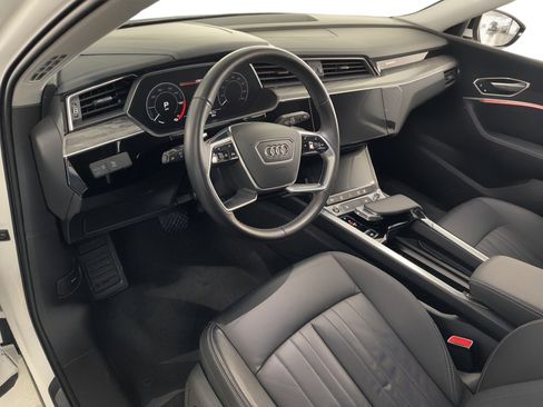 Used 2022 Audi e-tron Premium w/ Convenience Plus Package image 4