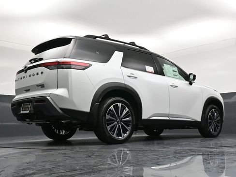 New 2026 Nissan Pathfinder Platinum w/ Cargo Package AWD/4WD image 33
