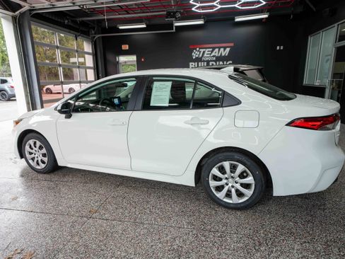 Used 2024 Toyota Corolla LE image 2