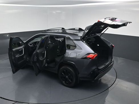 Used 2024 Toyota RAV4 SE image 21