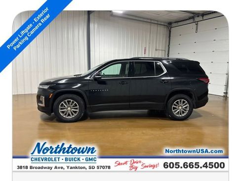 Used 2023 Chevrolet Traverse LT image 2