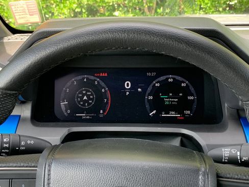 Used 2025 Toyota Tacoma TRD Sport AWD/4WD image 10