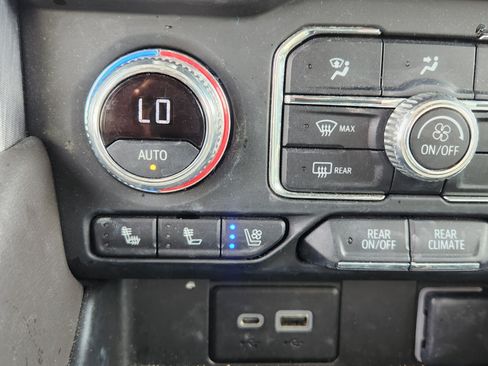 Used 2022 GMC Yukon SLT w/ SLT Luxury Package RWD image 11