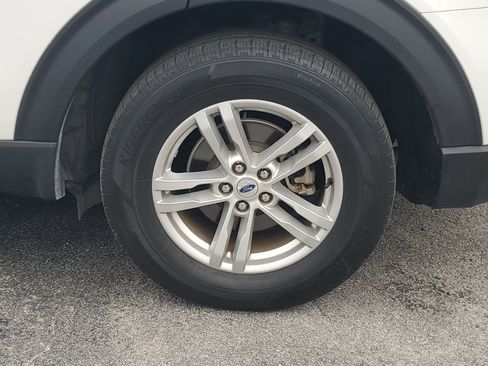 Used 2023 Ford Explorer XLT RWD image 7