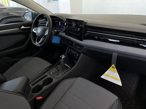 New 2025 Volkswagen Jetta SE image 28